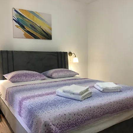 Guest house Double With Bathroom, Close, Kitchen Use Medulin