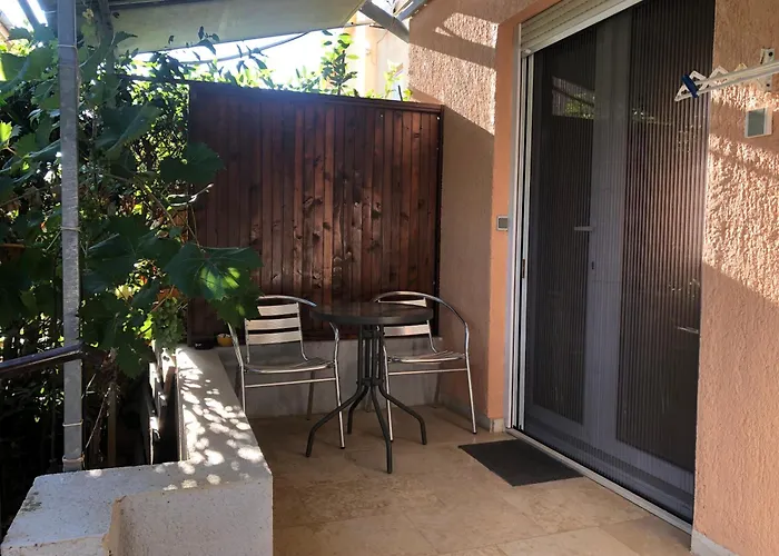 Double With Bathroom, Close, Kitchen Use Medulin